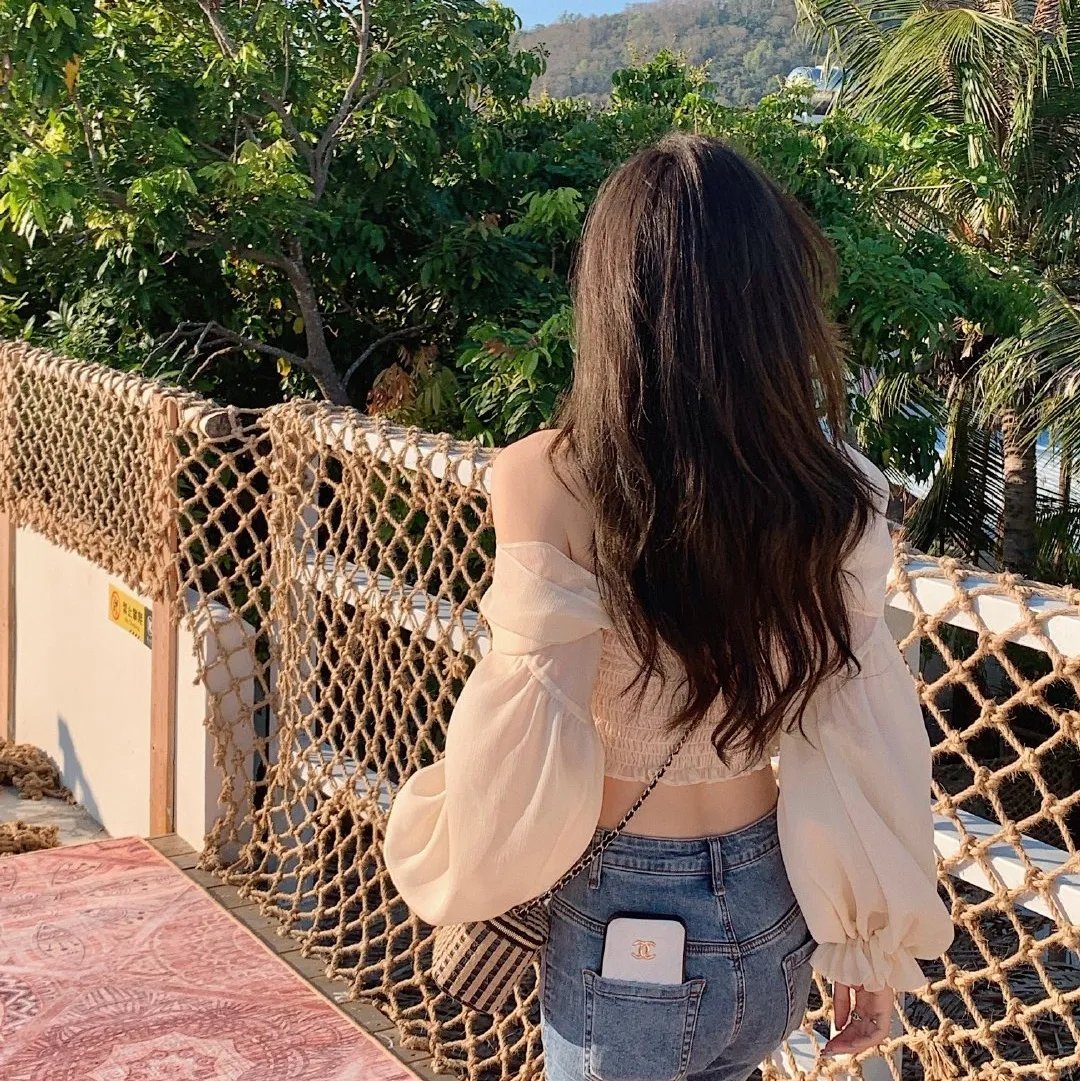 我向我的女老板借钱